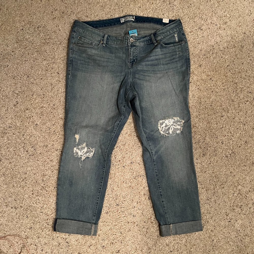 NWT Torrid boyfriend jeans with lace